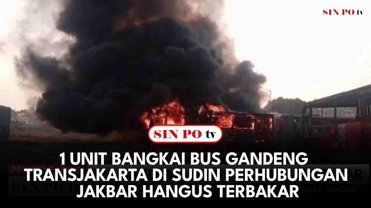 1 Unit Bangkai Bus Gandeng Transjakarta di Sudin Perhubungan Jakbar Hangus Terbakar