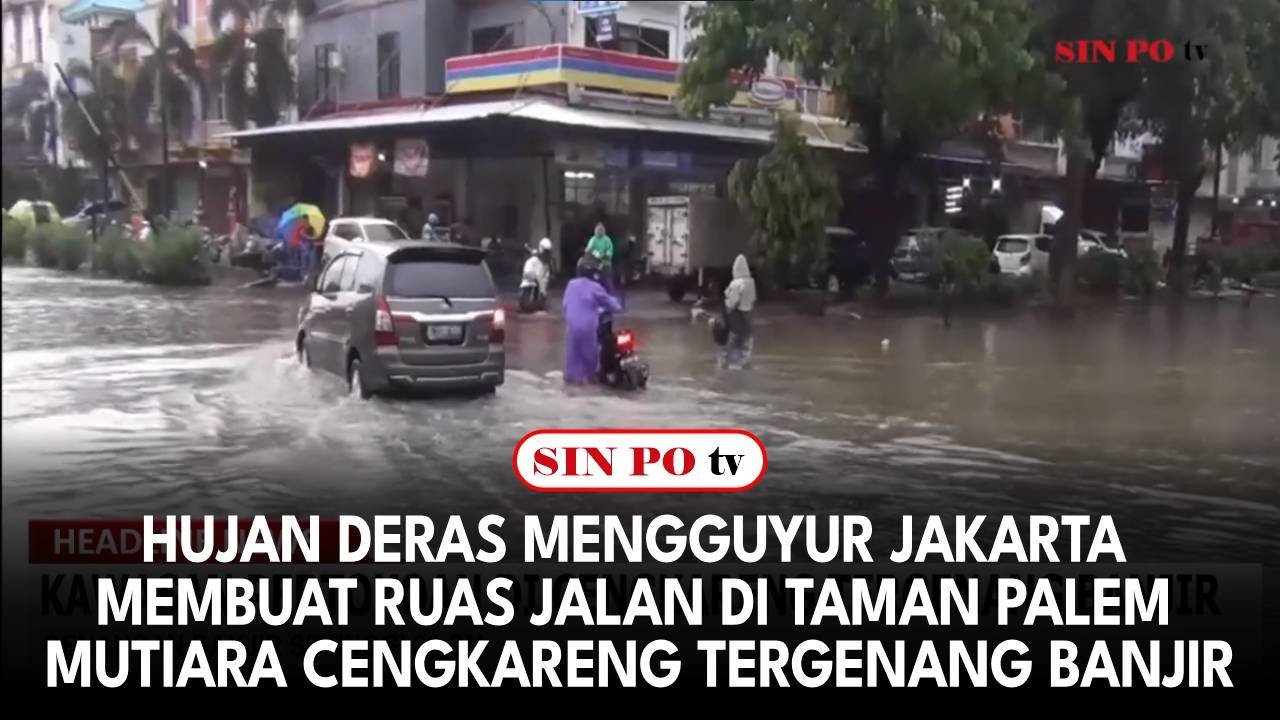 Hujan Deras Mengguyur Jakarta Membuat Ruas Jalan Di Taman Palem Mutiara Cengkareng Tergenang Banjir
